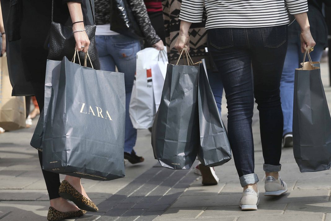 Shopping_bags_consumer-confidence_spending_high-street_retail-sales_Zara_footfall_PA-1-1068x712.jpg