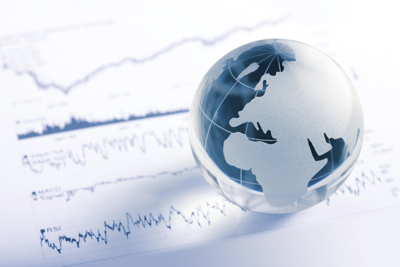 global_economic_outlook_-_may_2016.jpg