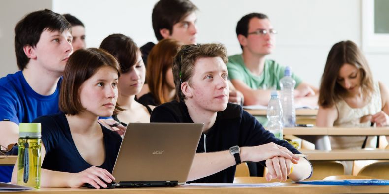 studenti_ve_tride1-790x395-4027857682.jpeg