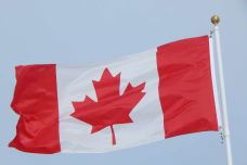 1463198722-7454-canadian-flag-644729-1280.jpg