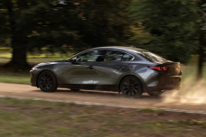 2025-m3sedan-performance-mobile.png