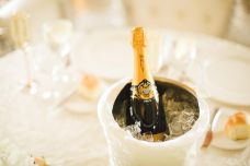champagne-4736380_1280.jpeg